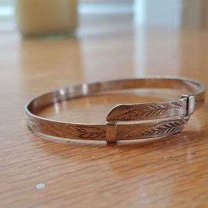 Silver adjustable 6" leaf design child's bracelet